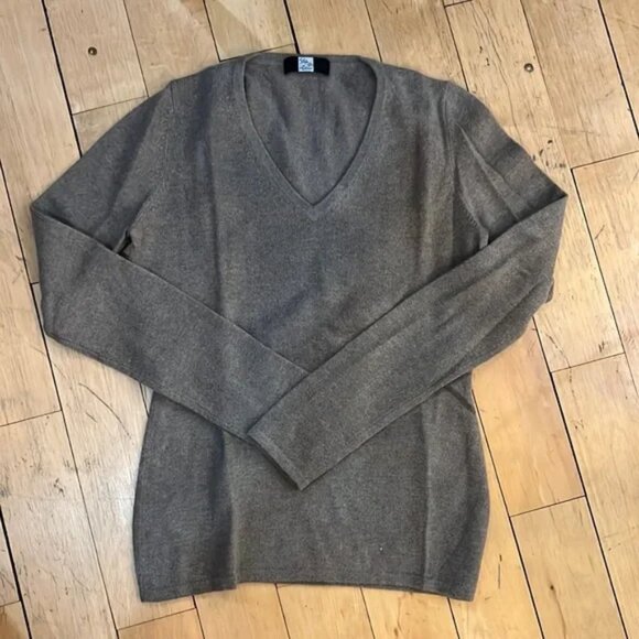 Saks Fifth Ave Cashmere Sweater Sz XS - Picture 1 of 8